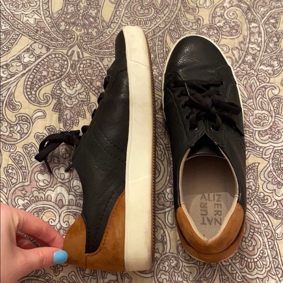 Naturalizer Sneakers - Picture 1 of 3
